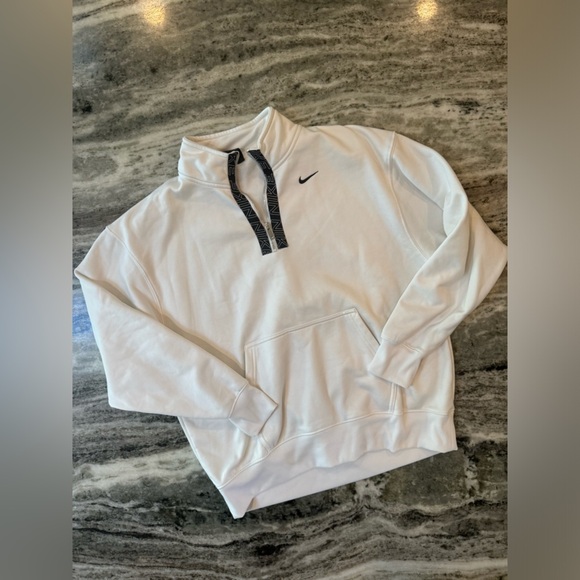 Nike Therma Half Zip Pullover Sweatshirt Size Small White/Black - Picture 1 of 3